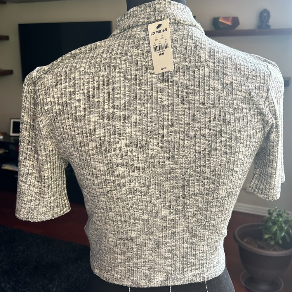 Cutout crop top - Picture 2 of 3